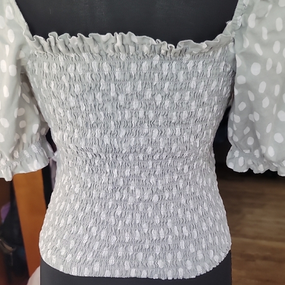 Abercrombie & Fitch Green with White polka Dots Puff Sleeve Blouse - Picture 10 of 10